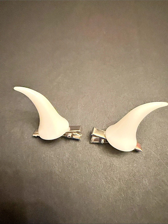 Accessories - White Horn-Shaped Hair Clips NWT